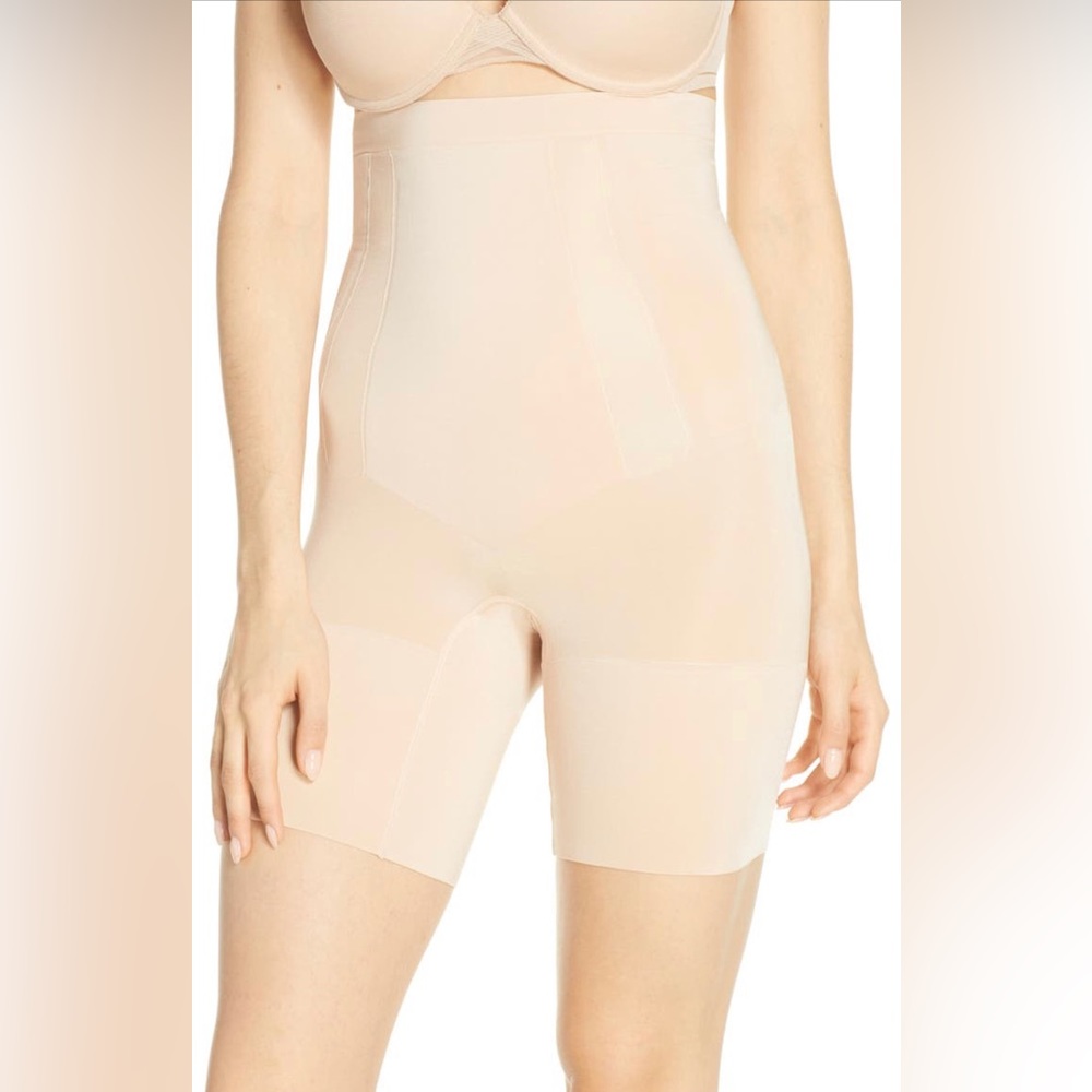 SPANX® OnCore High Waist Mid-Thigh Shorts NWOT